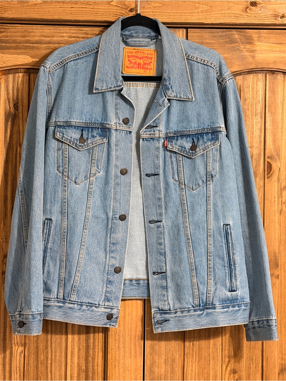 Levi's Light Wash Blue Denim Jacket - Men's Trucker Style
